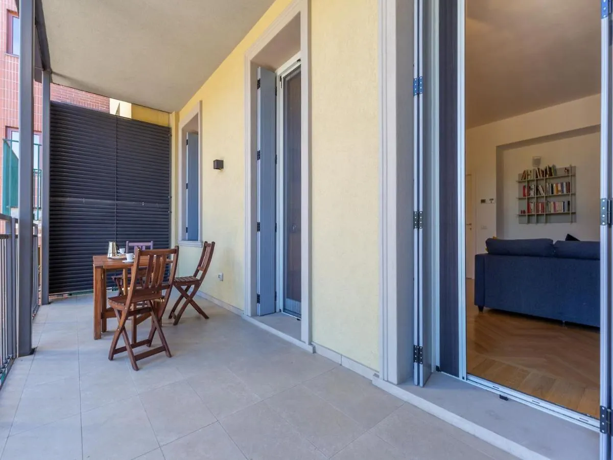 The Best Rent - Spacious Three-Bedroom Apartment With Terrace Milan