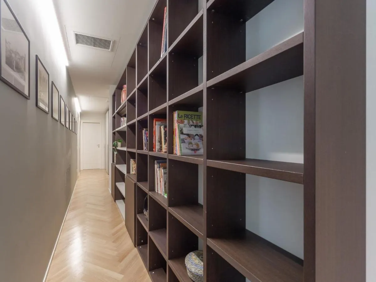The Best Rent - Spacious Three-Bedroom Apartment With Terrace Milan 0*,  Italy