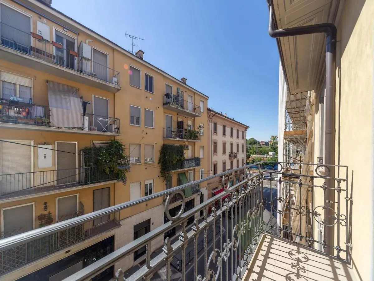 The Best Rent - Spacious Three-Bedroom Apartment With Terrace Milan