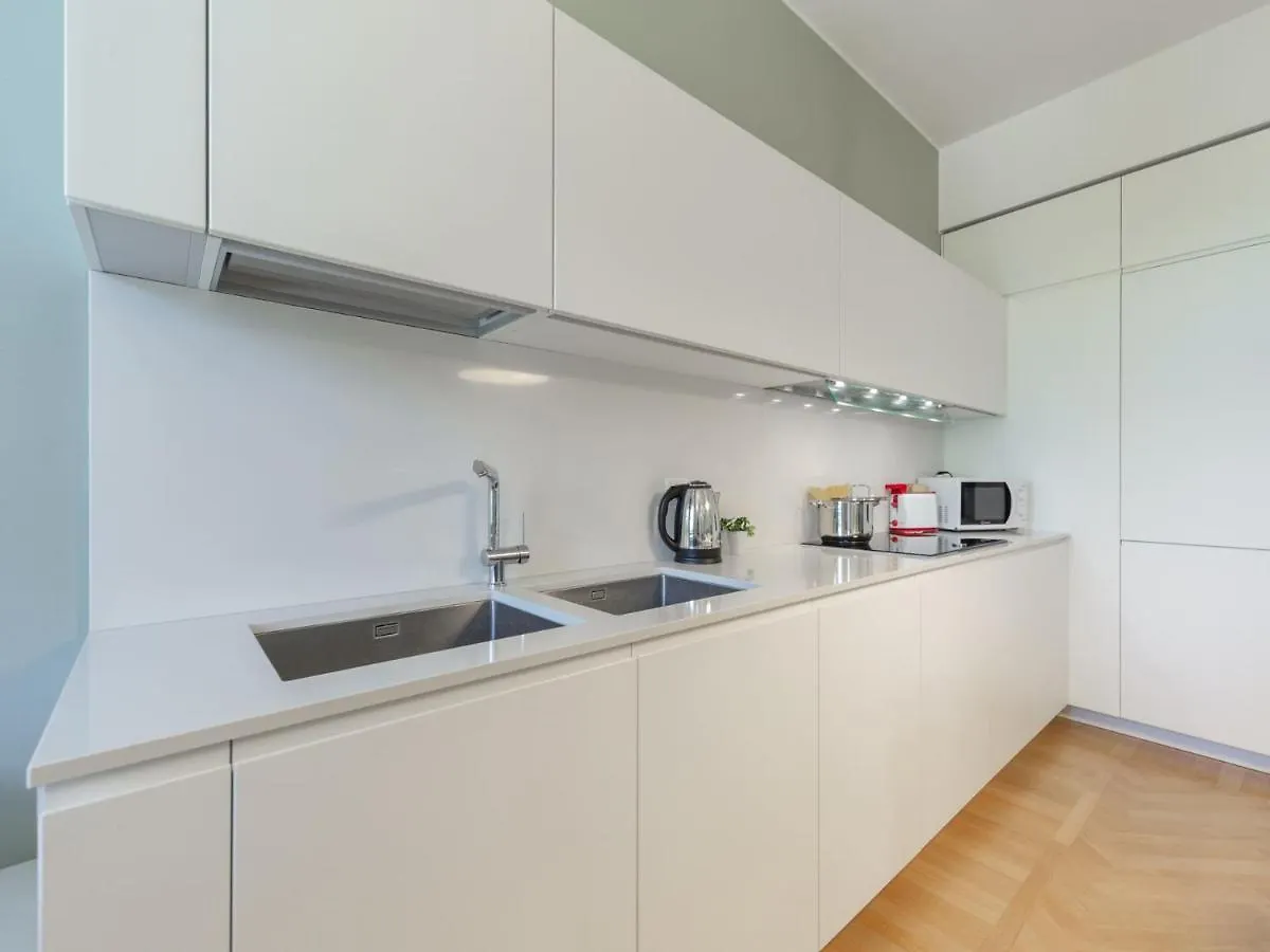 The Best Rent - Spacious Three-Bedroom Apartment With Terrace Milan