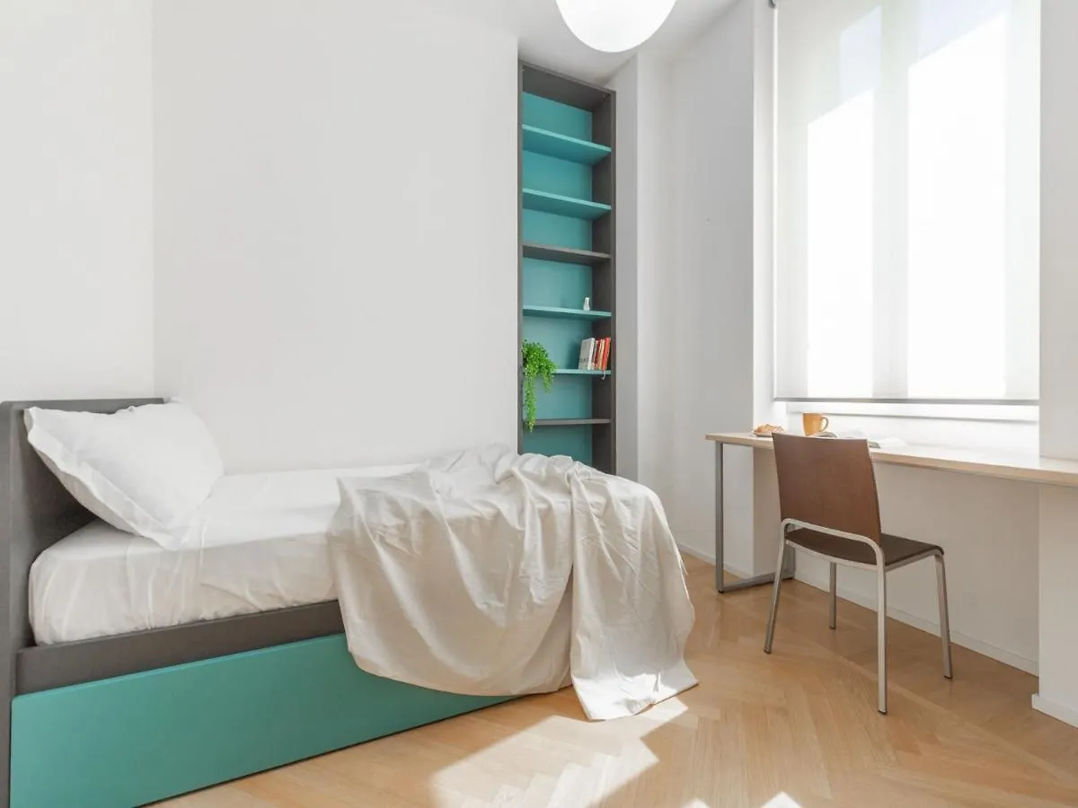 The Best Rent - Spacious Three-Bedroom Apartment With Terrace Μιλάνο